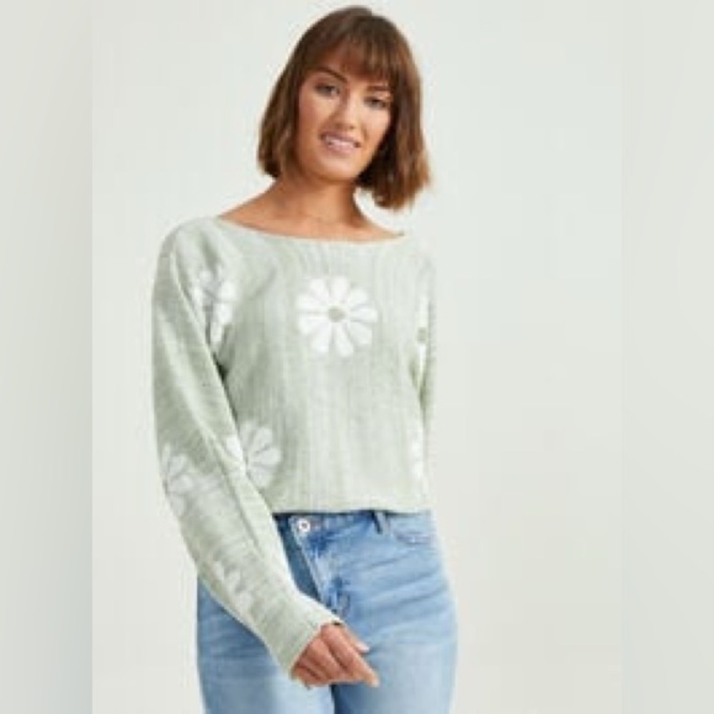 NWT Altar’d State Sage Green and White Daisy Flower Floral Lounge Top Sweater - Picture 6 of 8